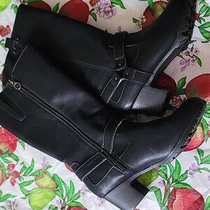 Brand new boot. Color Black